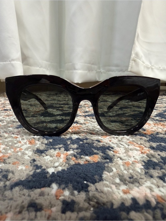 Le Specs ‘Air Heart’ Oversized Cat Eye Sunglasses in Black & Gold Celeb Favorite main image 15